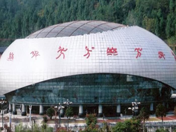 牡丹江体育中心球形网架加工安装